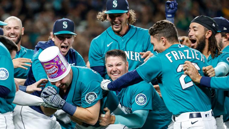 Mariners remain loathe to explore 'Plan Z' in offseason trade market