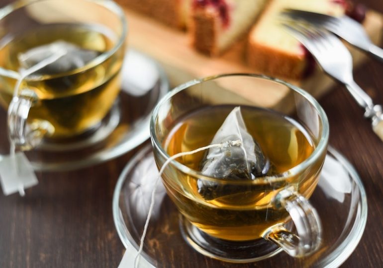 Brewing tea removes harmful toxins from water, study finds