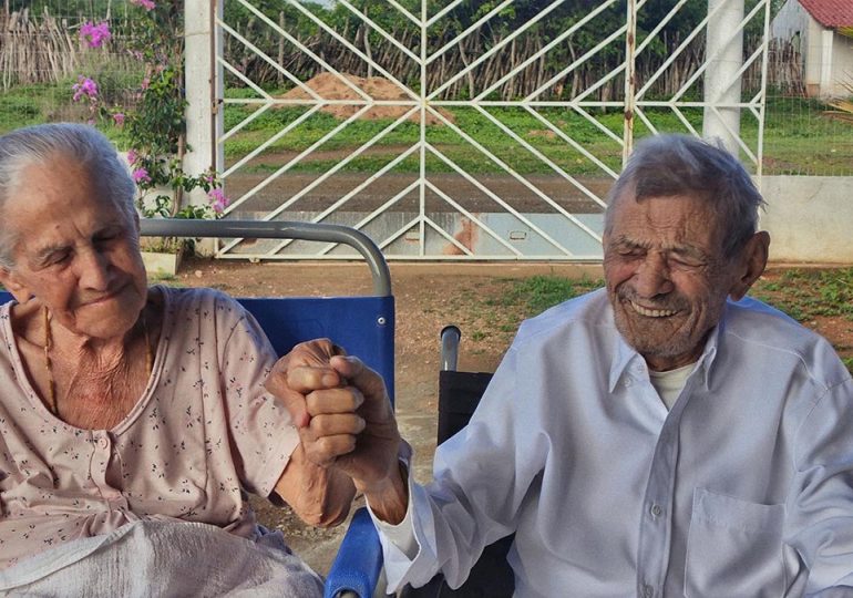 Couple breaks record for longest living marriage