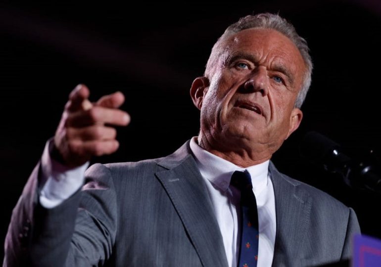 RFK Jr makes Texas stop to visit family of 6-year-old measles victim, push MMR vaccine