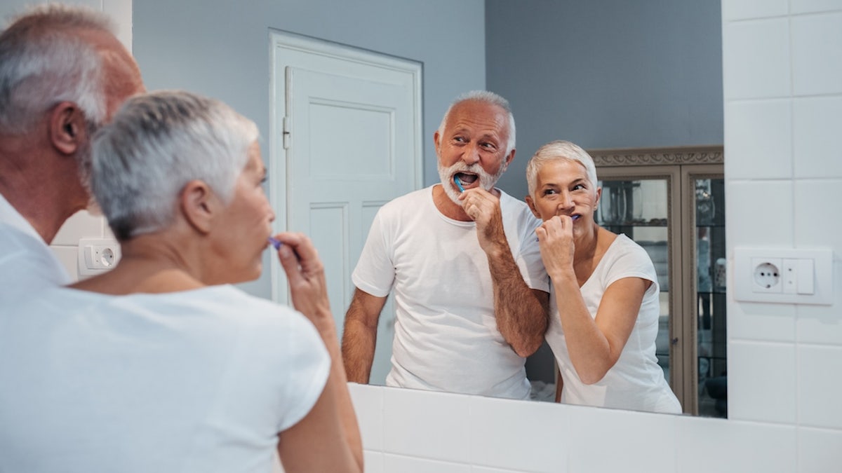 Couple dental hygiene