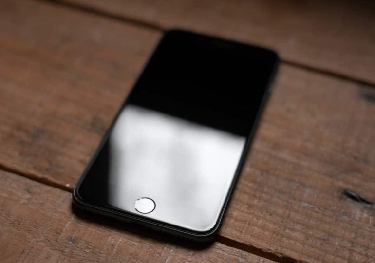 Hackers are bypassing fingerprint scanners to steal your identity