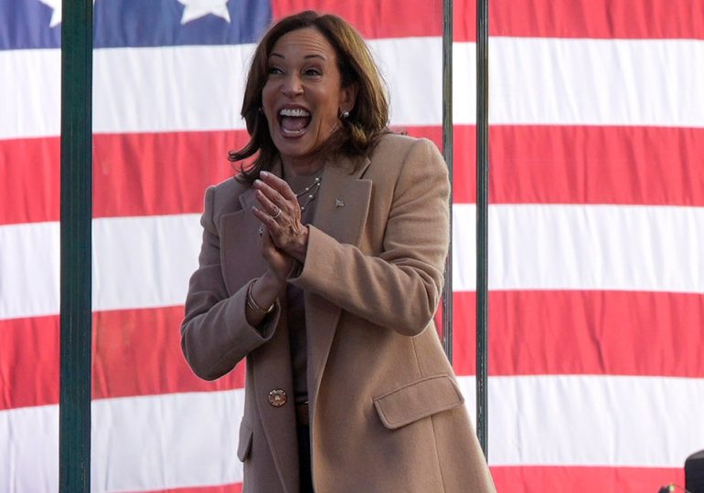 Harris draws social media scorn for digression about elephants during an earthquake