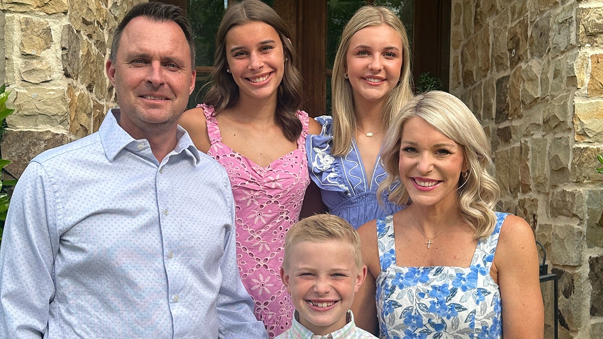 Steven, McKenzie, Blakely, Brooks, Beth. In a remarkable story of selflessness and hope, two former high school classmates who hadn't spoken in over 20 years are now forever connected through the gift of life. After a stage four colon cancer diagnosis, Steven Register, 42, a former professional baseball player who is now self-employed and lives in Auburn, Alabama, turned to a liver transplant as his best hope for survival. His wife Beth, 41, also self-employed, supported him through surgeries and helped spread the word on social media in search of a living donor. Steven’s former high school friend Kristin Johnston, 40, a preschool teacher in Roswell, Georgia, stepped forward to offer part of her liver.