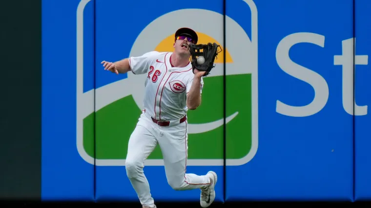 Reds cut ties with inspiring Army member to make space for .141 hitter