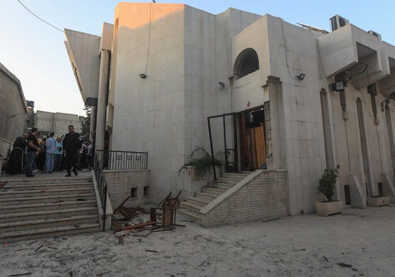 Suicide bomber strikes Syrian church near Damascus during mass