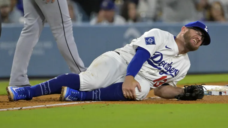 Dodgers' Dave Roberts provides Max Muncy update after scary play