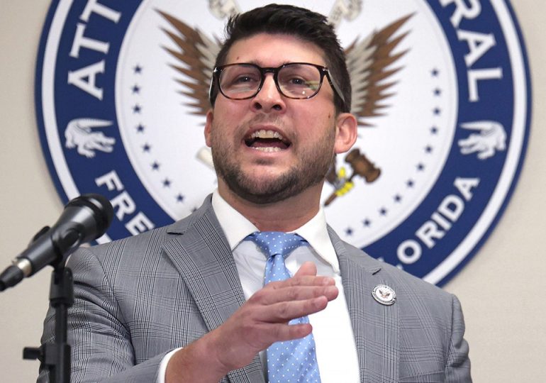 Florida AG invites people to alert his office if their ex is in US illegally: 'We’d be happy to assist'