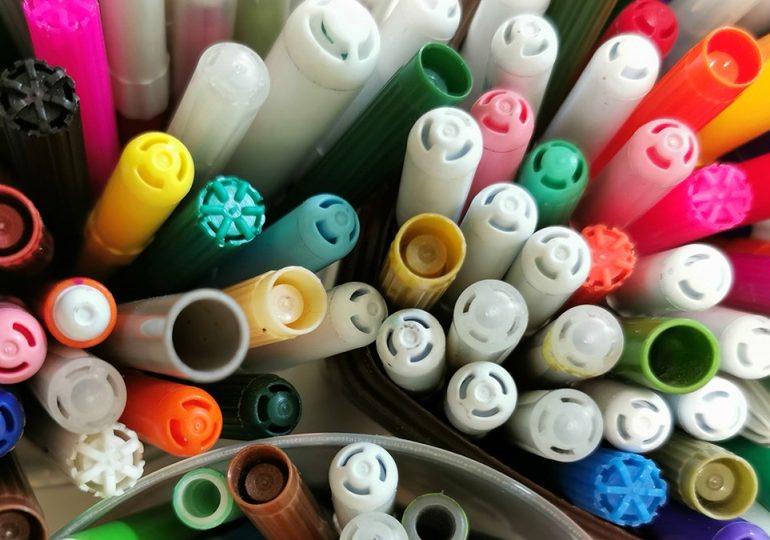 Sharpie lip-liner trend goes viral as doctors warn of potential dangers