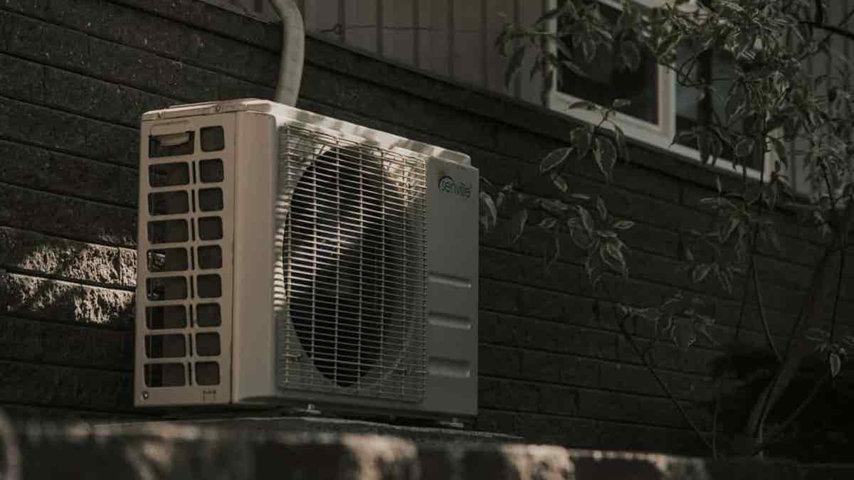 Air conditioner outdoor unit&nbsp;&nbsp;(Kurt "CyberGuy" Knutsson) 