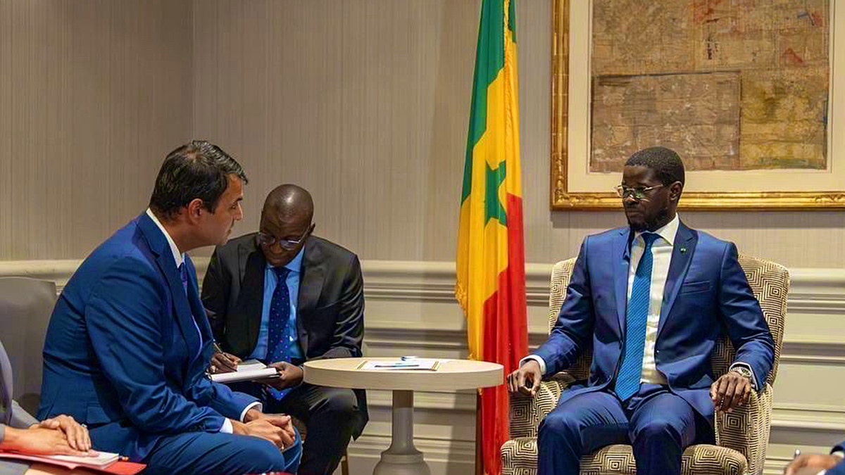 Dr. Sohan Dasgupta meets with Senegalese officials during bilateral talks on Millennium Challenge Corporation programs.