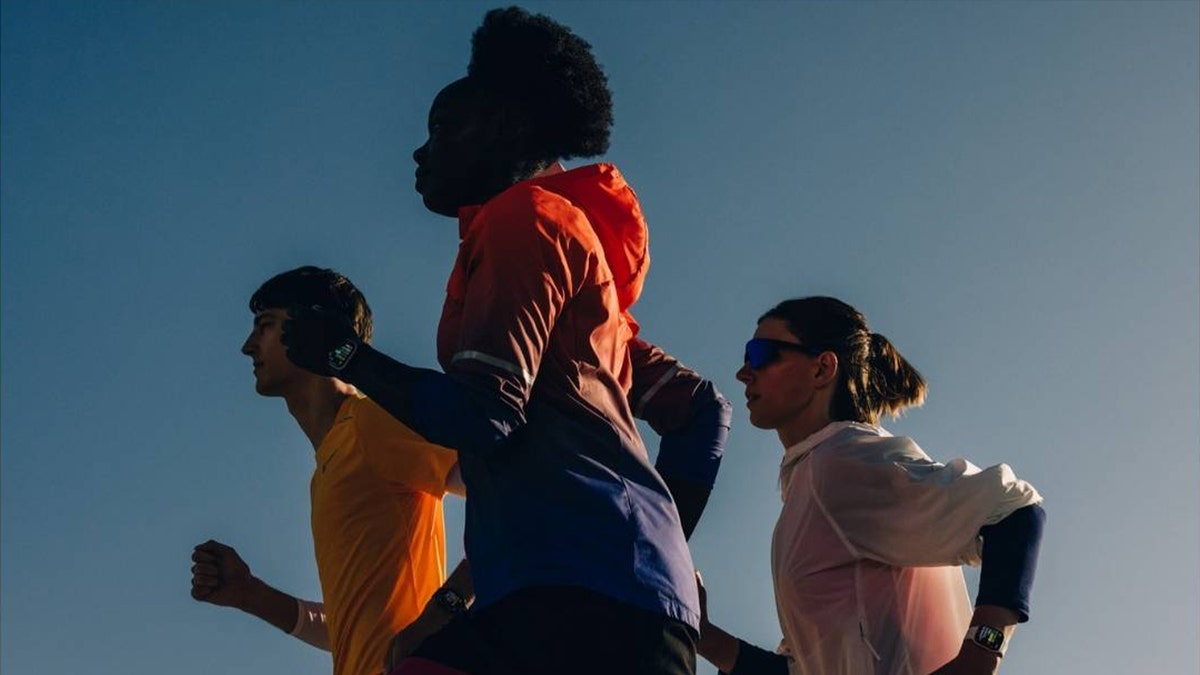 Runners wearing Apple Watches