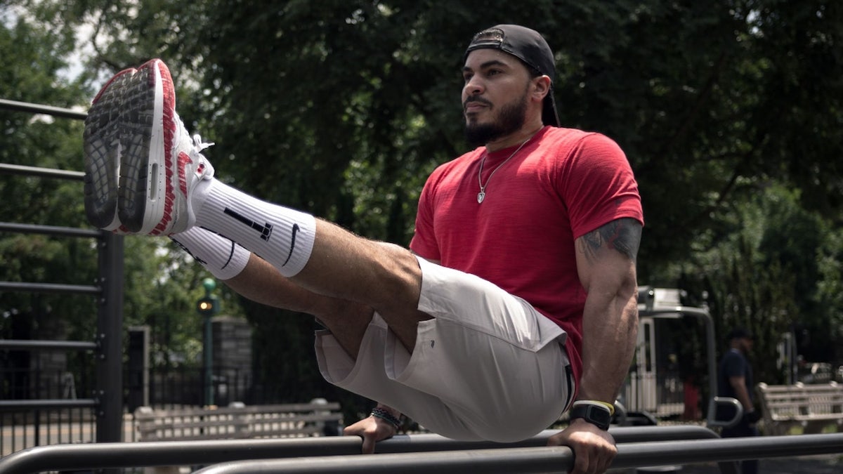 Marfred Suazo on bars