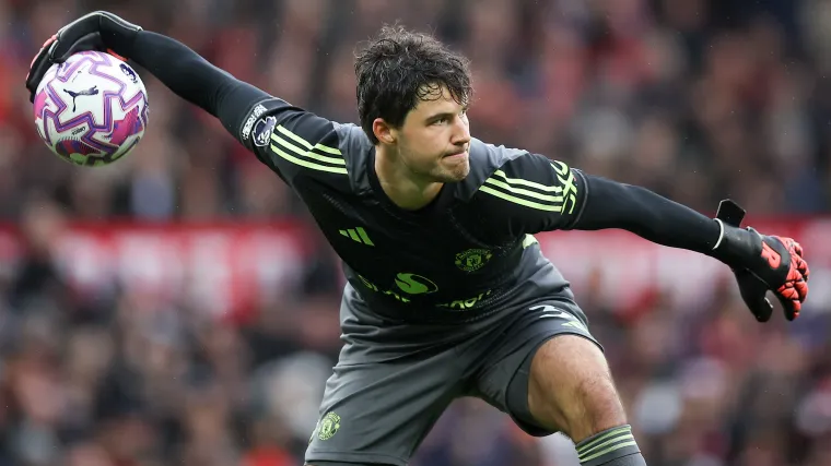 Liverpool vs. Man United live score: Premier League result, updates, stats as Gakpo hits post again in hunt for equaliser