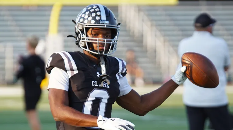 San Antonio Clark (TX) rallies to stun San Antonio Churchill (TX), 28-21, in Gucci Bowl Classic