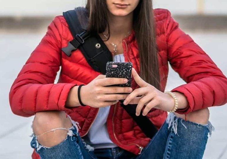 Teens turning to AI for love and comfort