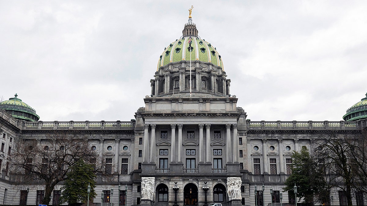 View of the Pennsylvania Sate Capitol building