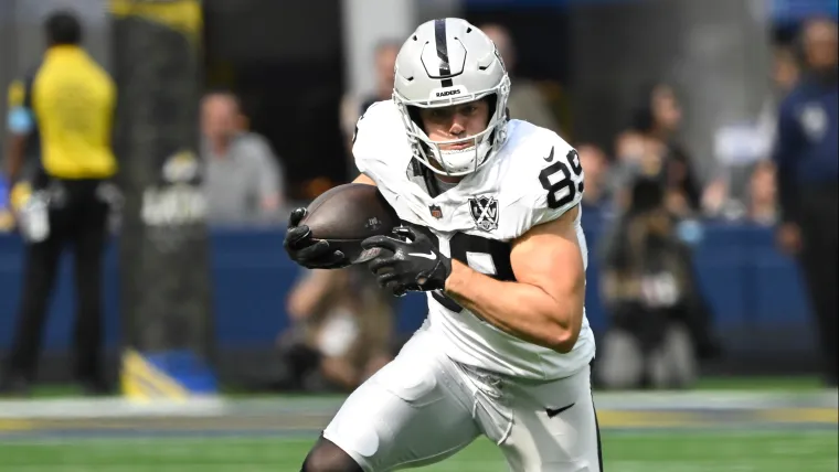 What happened to Brock Bowers? Why Raiders' star TE had awful Thursday Night Football game