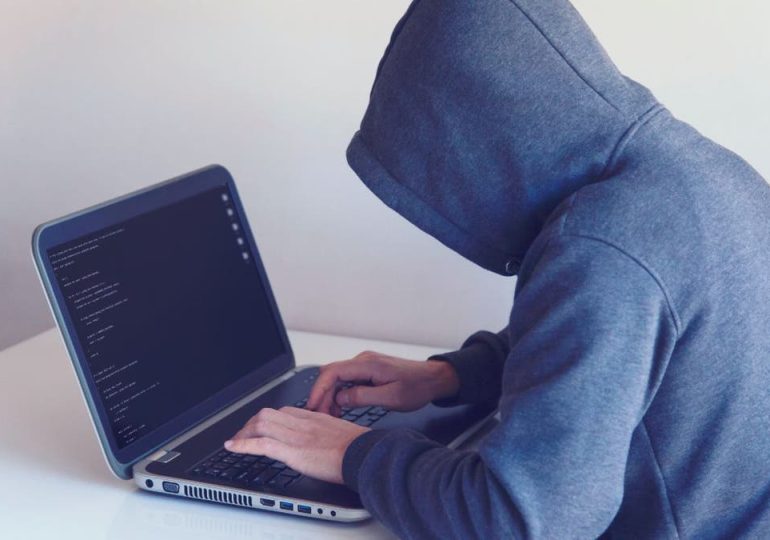 New malware can read your chats and steal your money