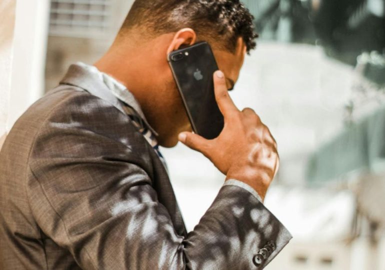 Cellphone health risks are focus of new government study: 'Very concerned'