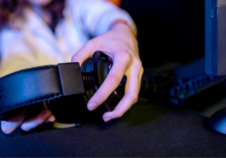 Google Fast Pair flaw lets hackers hijack headphones