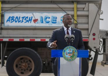 Chicago Mayor Johnson unveils 'Abolish ICE' snowplow days after student allegedly murdered by illegal migrant