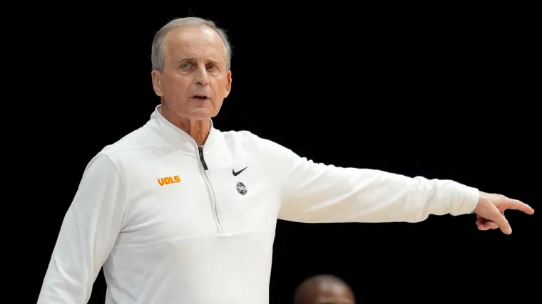 Tennessee's Rick Barnes in danger of losing top assistant to Georgia Tech in consecutive seasons