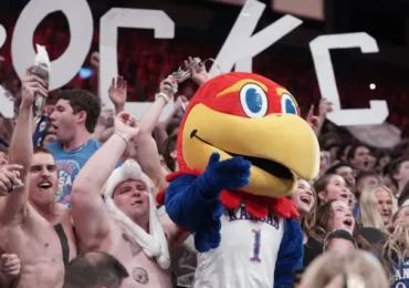 Kansas Jayhawks Basketball transfer portal tracker live updates, news on commits, departures from the program