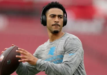 Panthers sign 31-year-old former Cowboys, Eagles QB to compete with Bryce Young