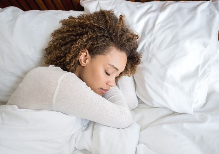 Sleeping without a pillow could have surprising health benefit, study suggests