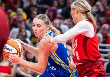 Paige Bueckers hit Sophie Cunningham with the 'too small' in Wings win over Fever