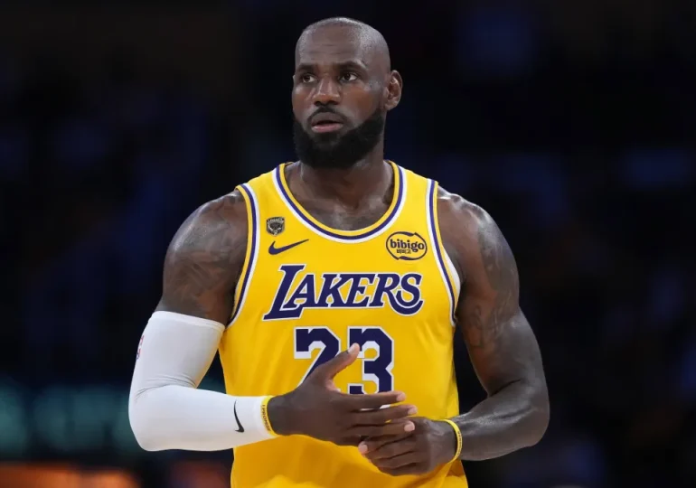 LeBron James sparks Cavaliers buzz with Akron appearance amid free agency
