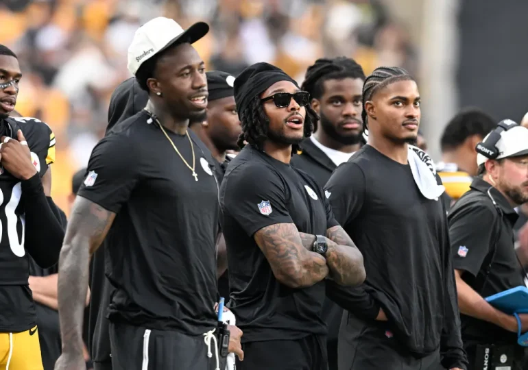 Steelers to sign Buccaneers' six-year veteran CB after Joey Porter Jr. trade