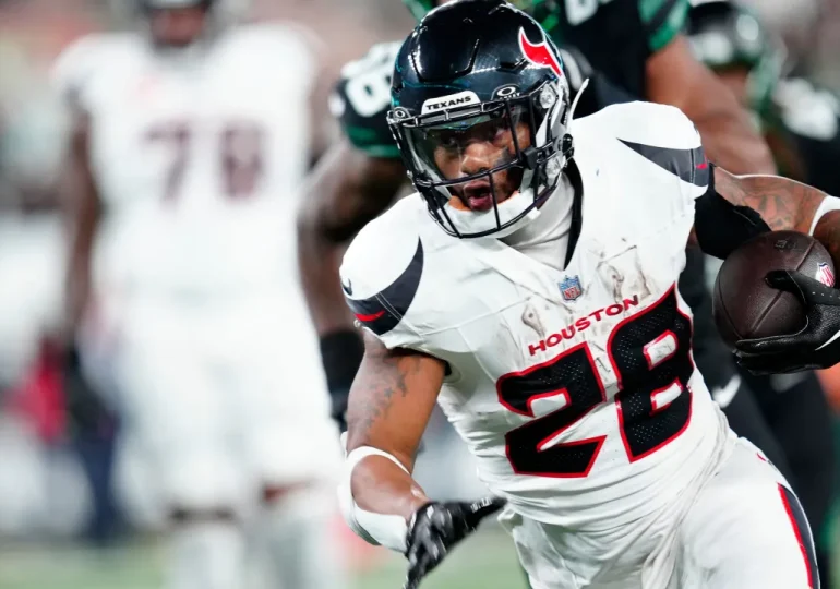 Why Seahawks changed their minds and won't be signing Joe Mixon
